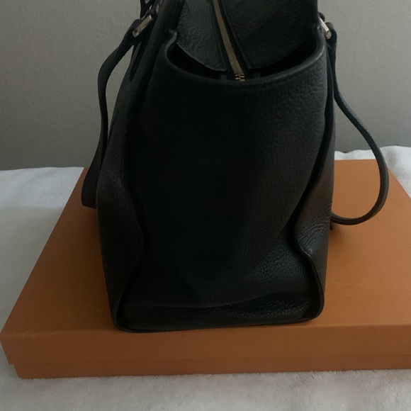 Kate Spade Black Tote Bag w/matching wallet - Picture 3 of 16